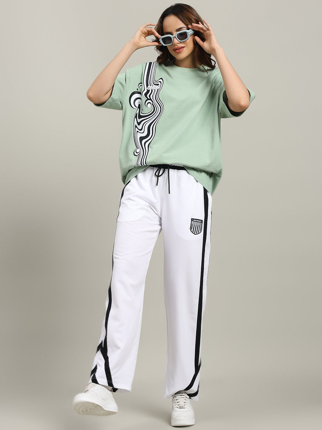 WOMEN'S CARMINE RELAXED FIT JOGGER (WHITE)