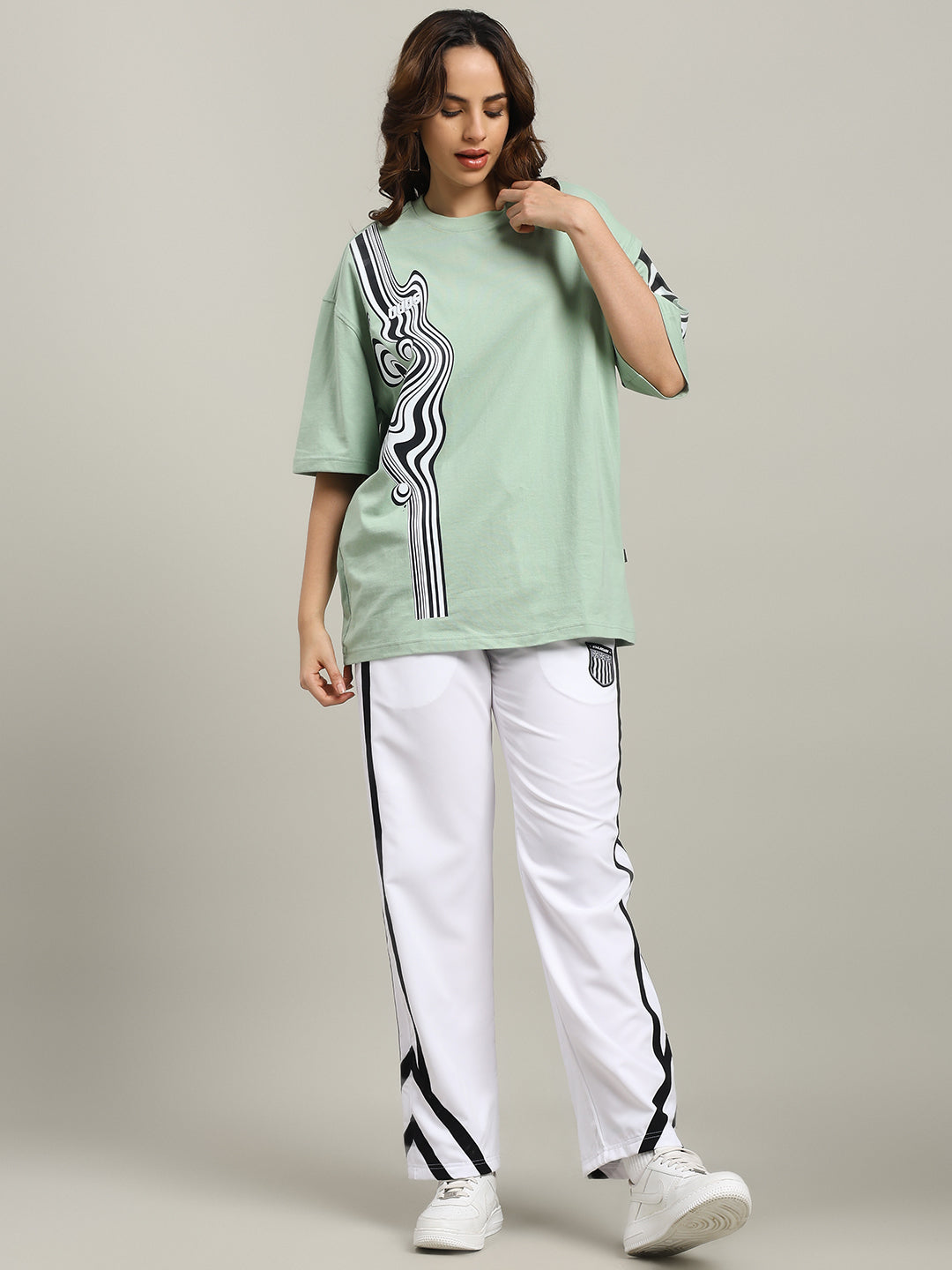 WOMEN'S CARMINE RELAXED FIT JOGGER (WHITE)