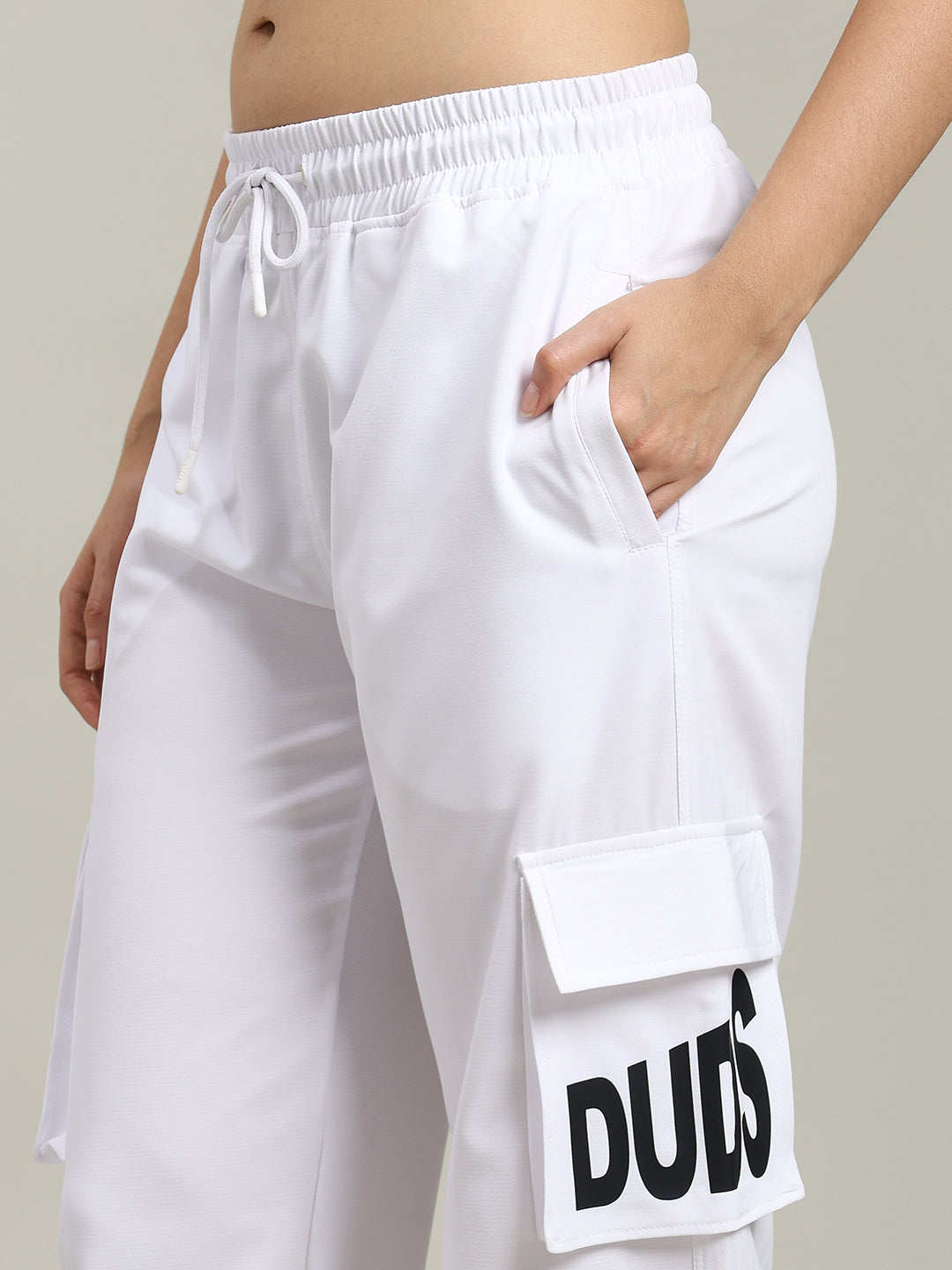 WOMEN'S CARMINE RELAXED FIT JOGGER (WHITE)
