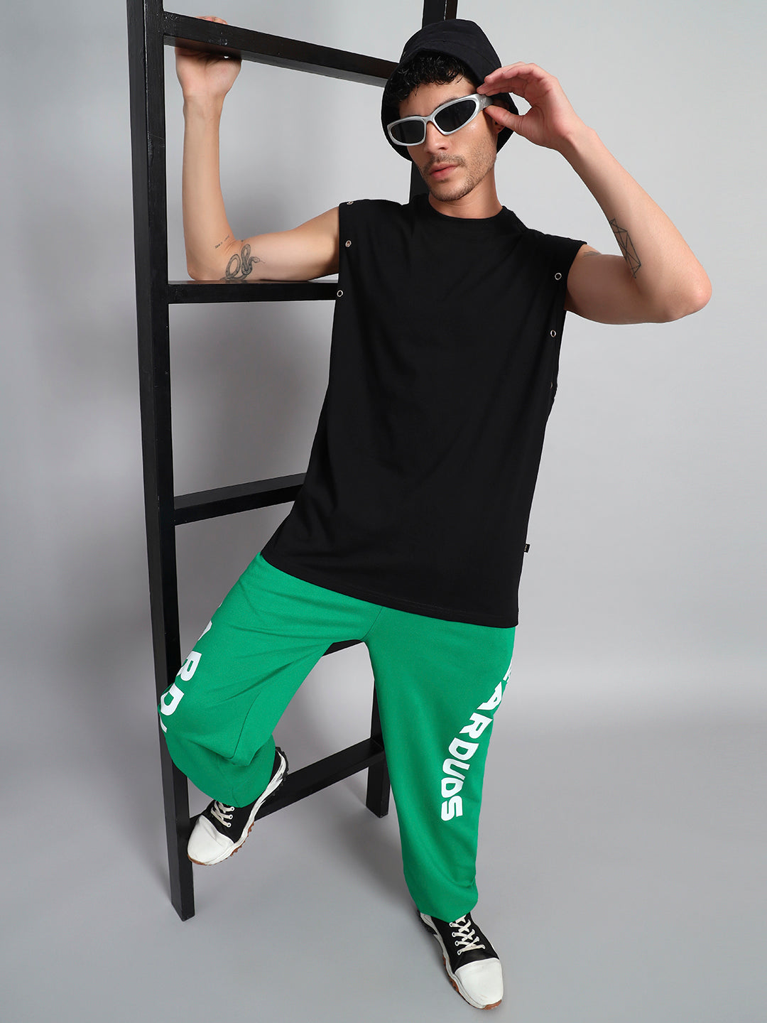 ALVEN OVERSIZED T-SHIRT (BLACK)