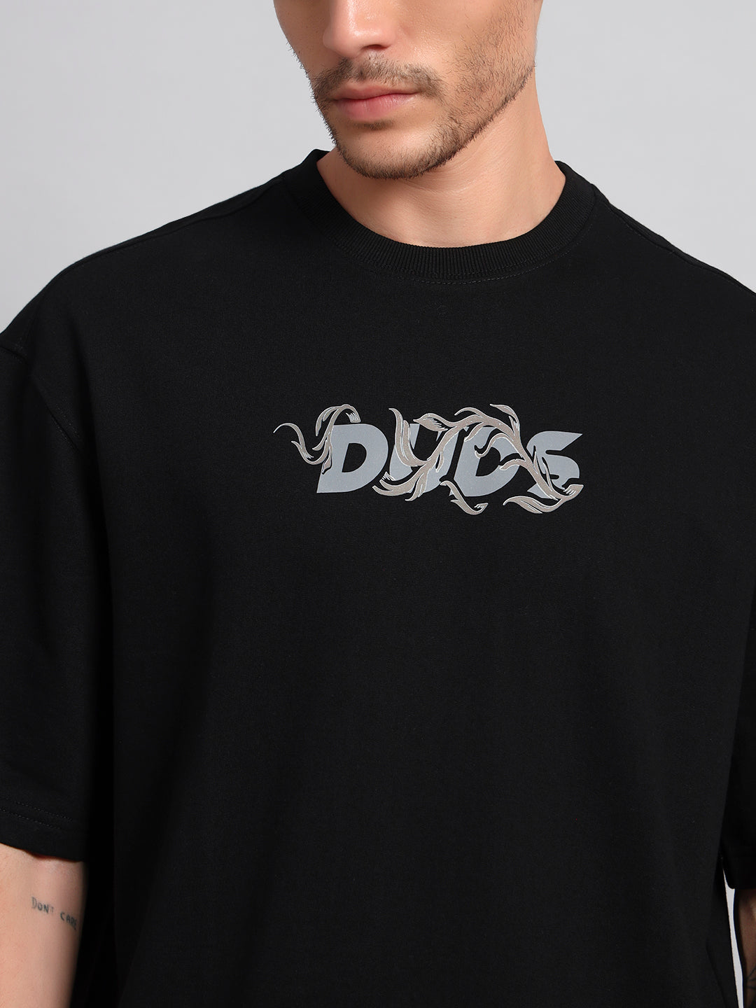 JELVIN OVER-SIZED T-SHIRT (BLACK)