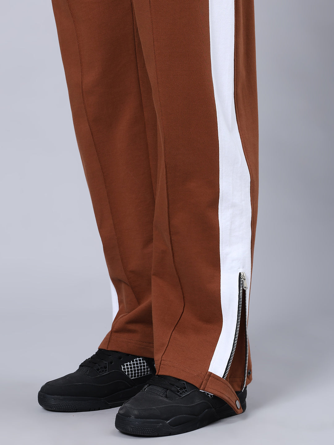 WONDER SLIT ZIPPER JOGGERS (BROWN)