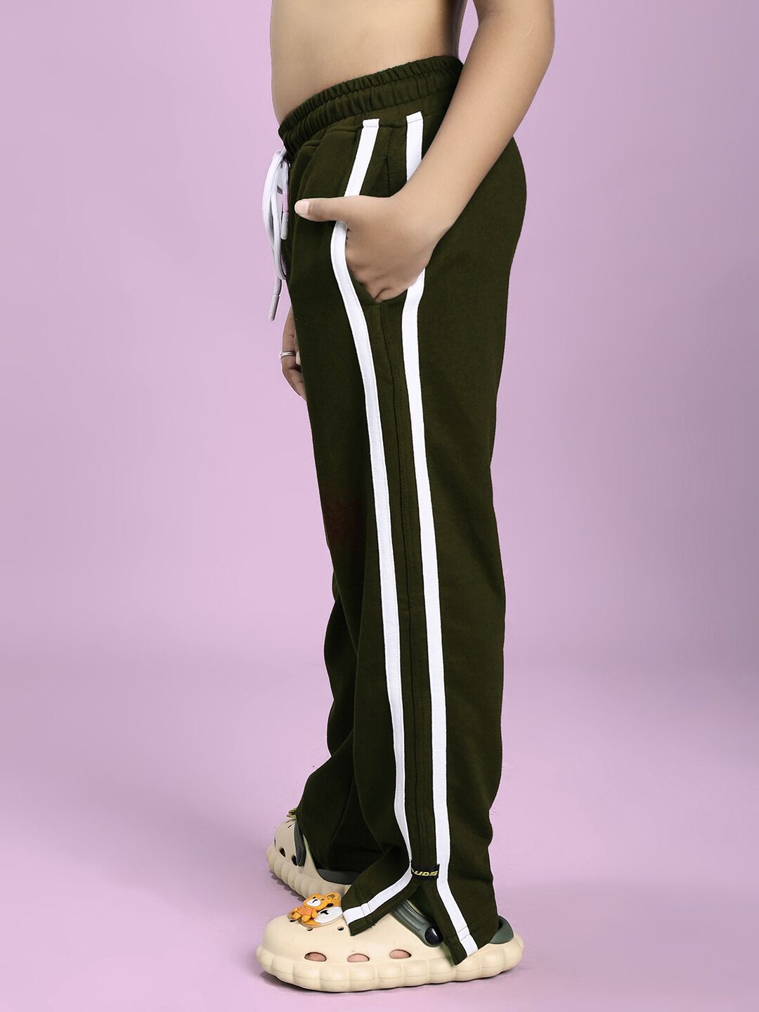 MOSCOW RELAXED FIT JOGGER FOR BOYS AND GIRLS OLIVE GREEN