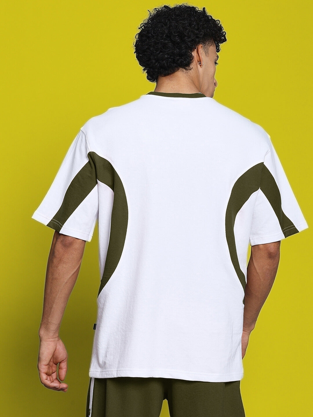EZEL OVER-SIZED T-SHIRT (OLIVE WHITE)