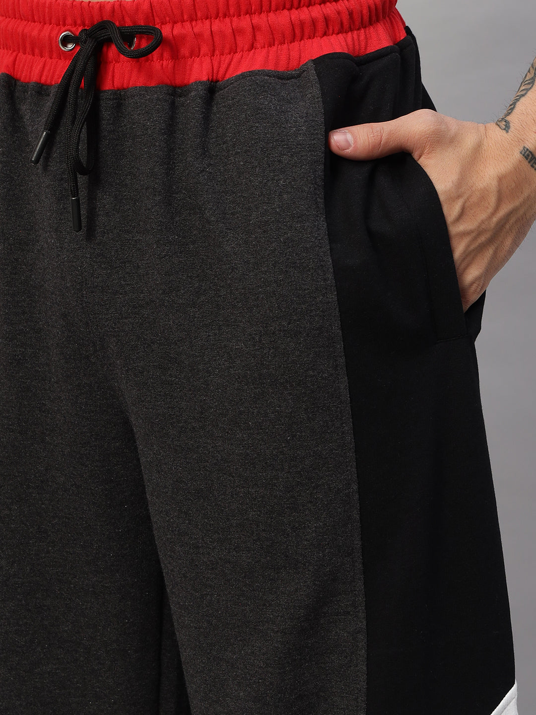 SNICKER RELAXED-FIT JOGGERS (D GREY-RED)