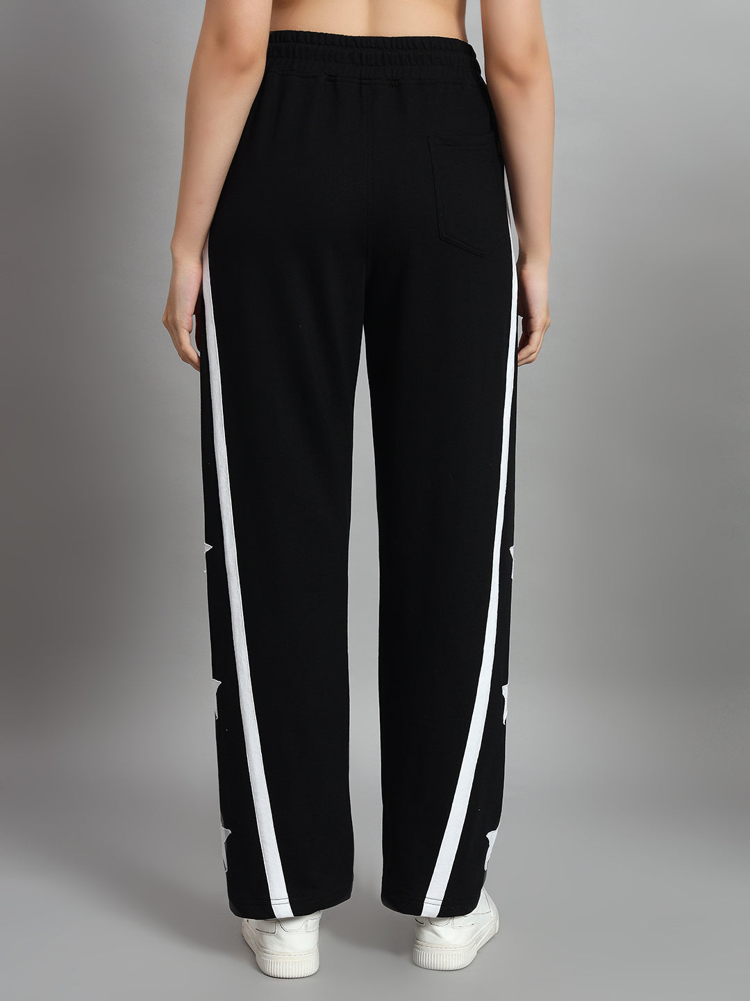 WOMEN'S STELLAR RELAXED JOGGERS (BLACK)