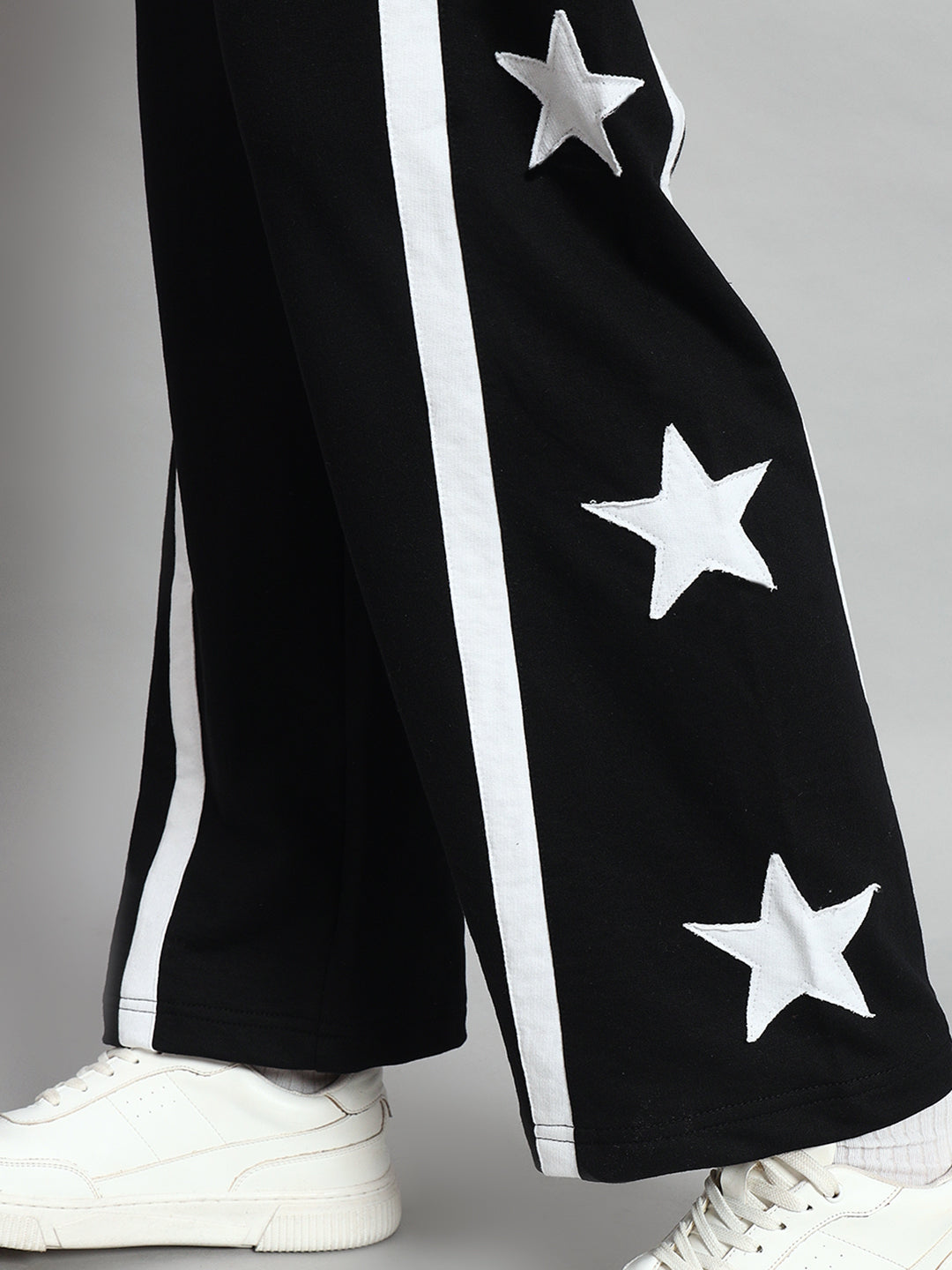 WOMEN'S STELLAR RELAXED JOGGERS (BLACK)
