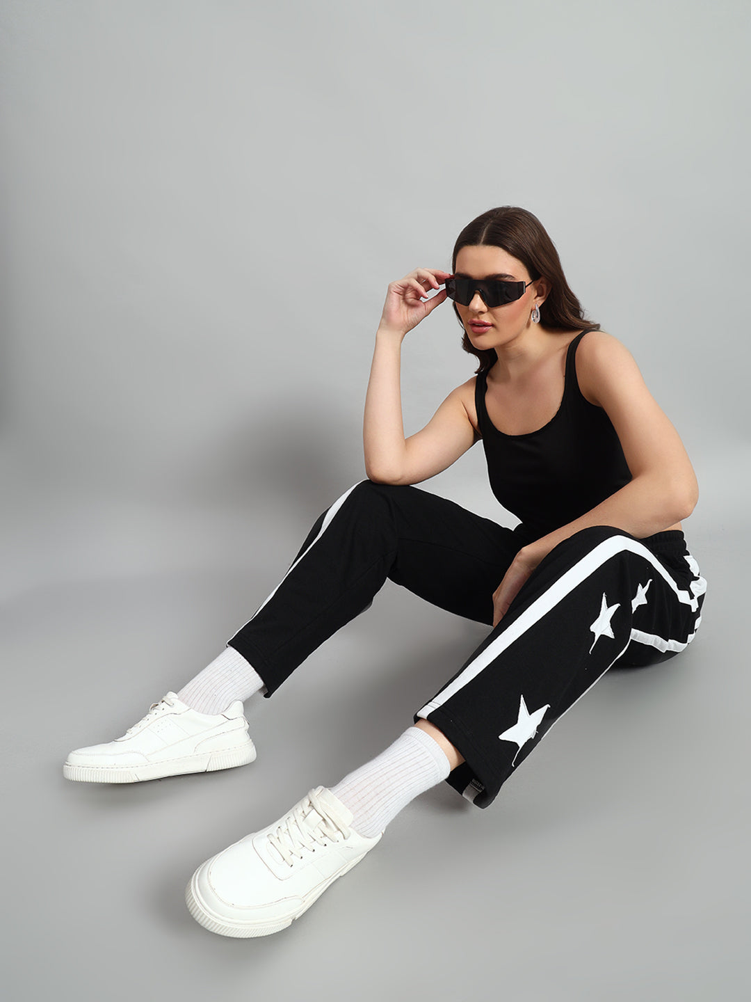 WOMEN'S STELLAR RELAXED JOGGERS (BLACK)