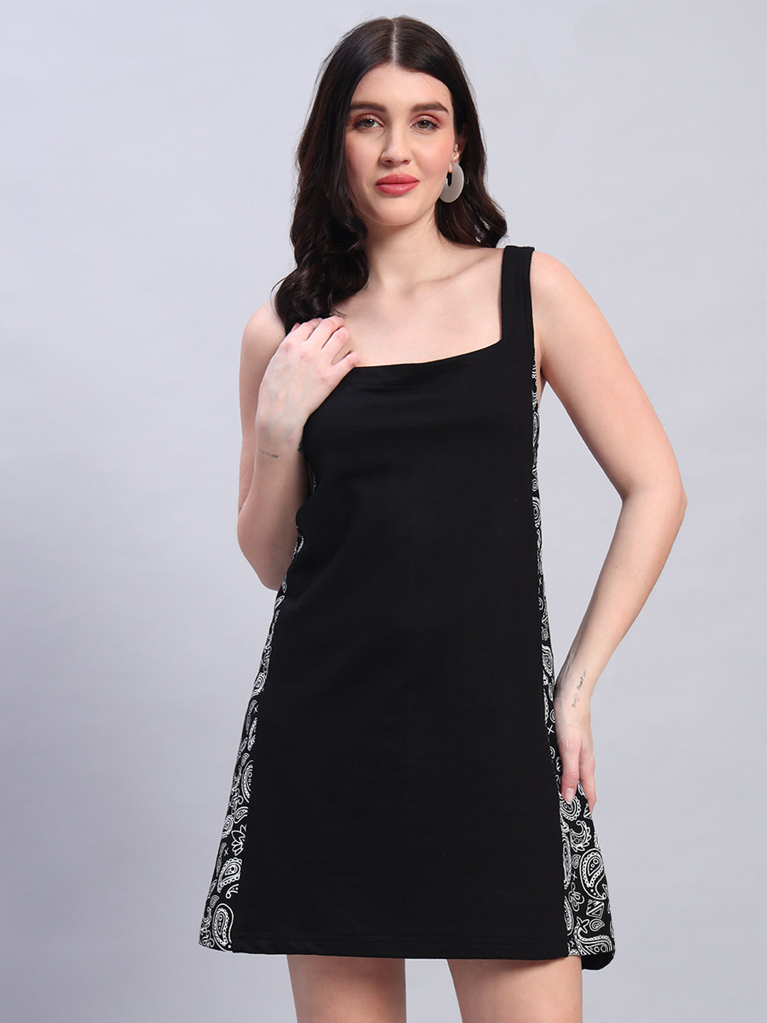 WOMEN'S KUDOS DRESS (BLACK)