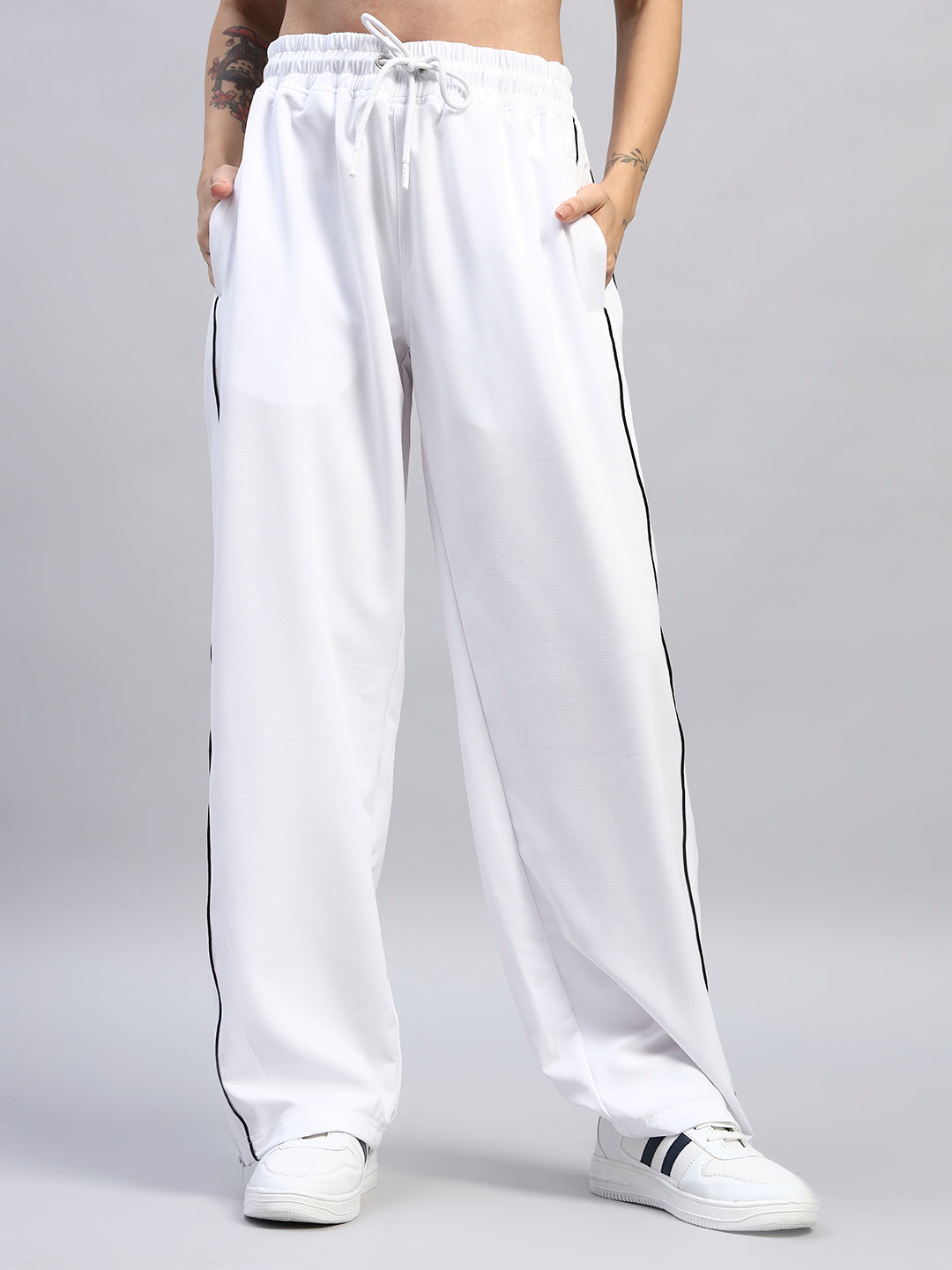 WOMEN'S RELIGHT RELAXED-FIT JOGGERS (WHITE)