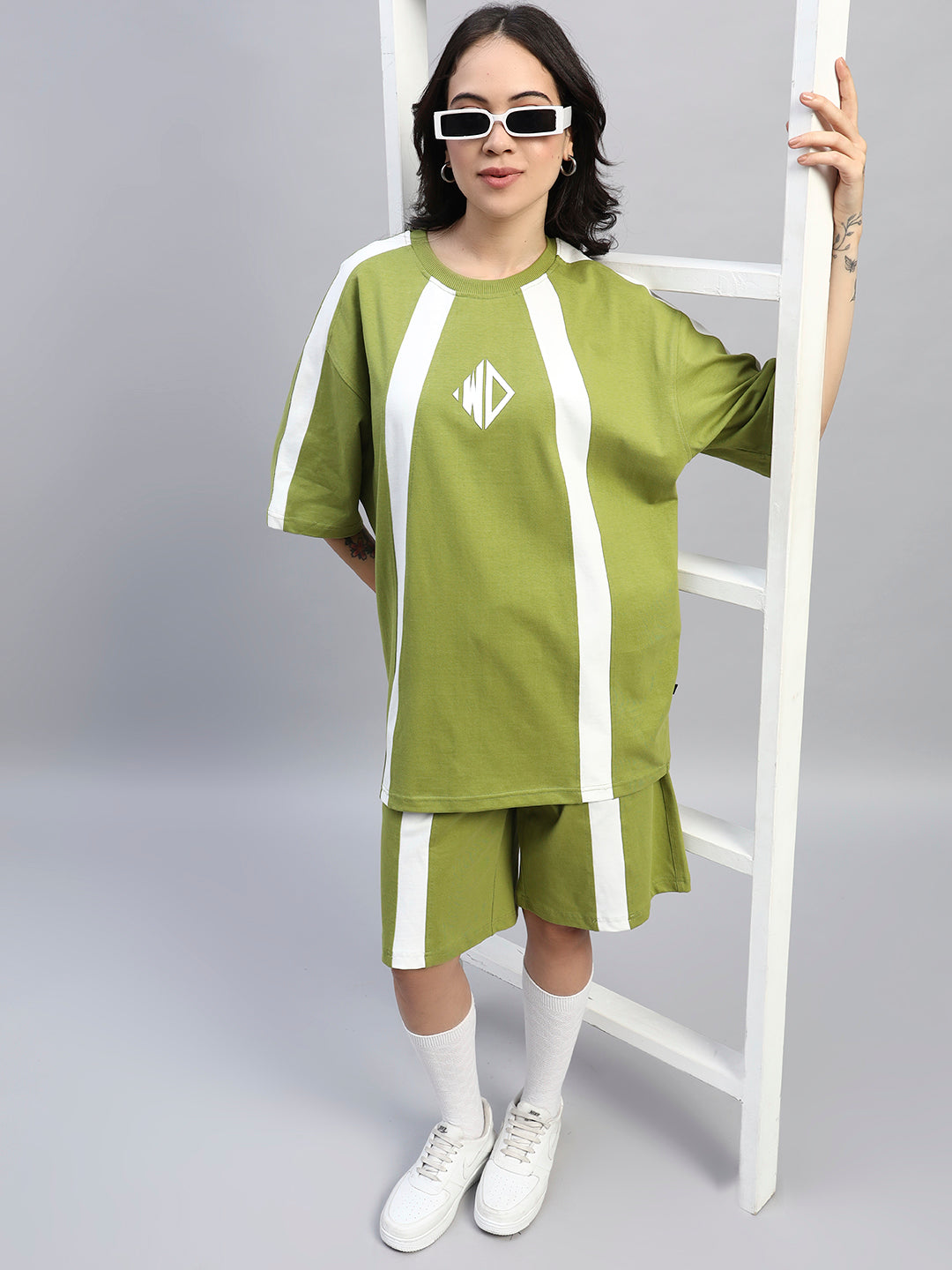 WOMEN'S WIDELINE OVER-SIZED T-SHIRT (OLIVE GREEN)