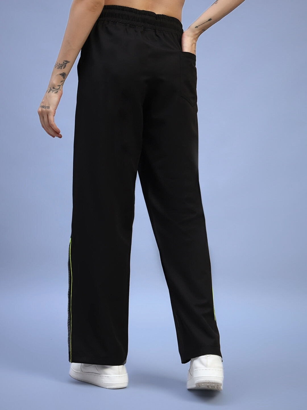 WOMEN'S SALVO RELAXED-FIT JOGGERS (BLACK)