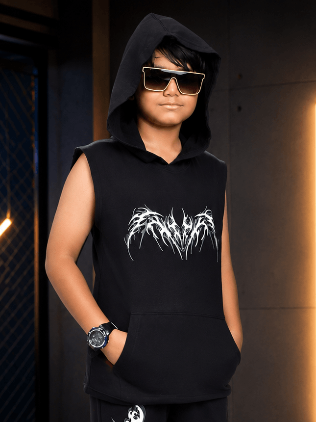 PHANTOM SLEEVELESS HOODED T-SHIRT FOR BOYS GIRLS BLACK worn by a boy posing in sunglasses and hoodie.