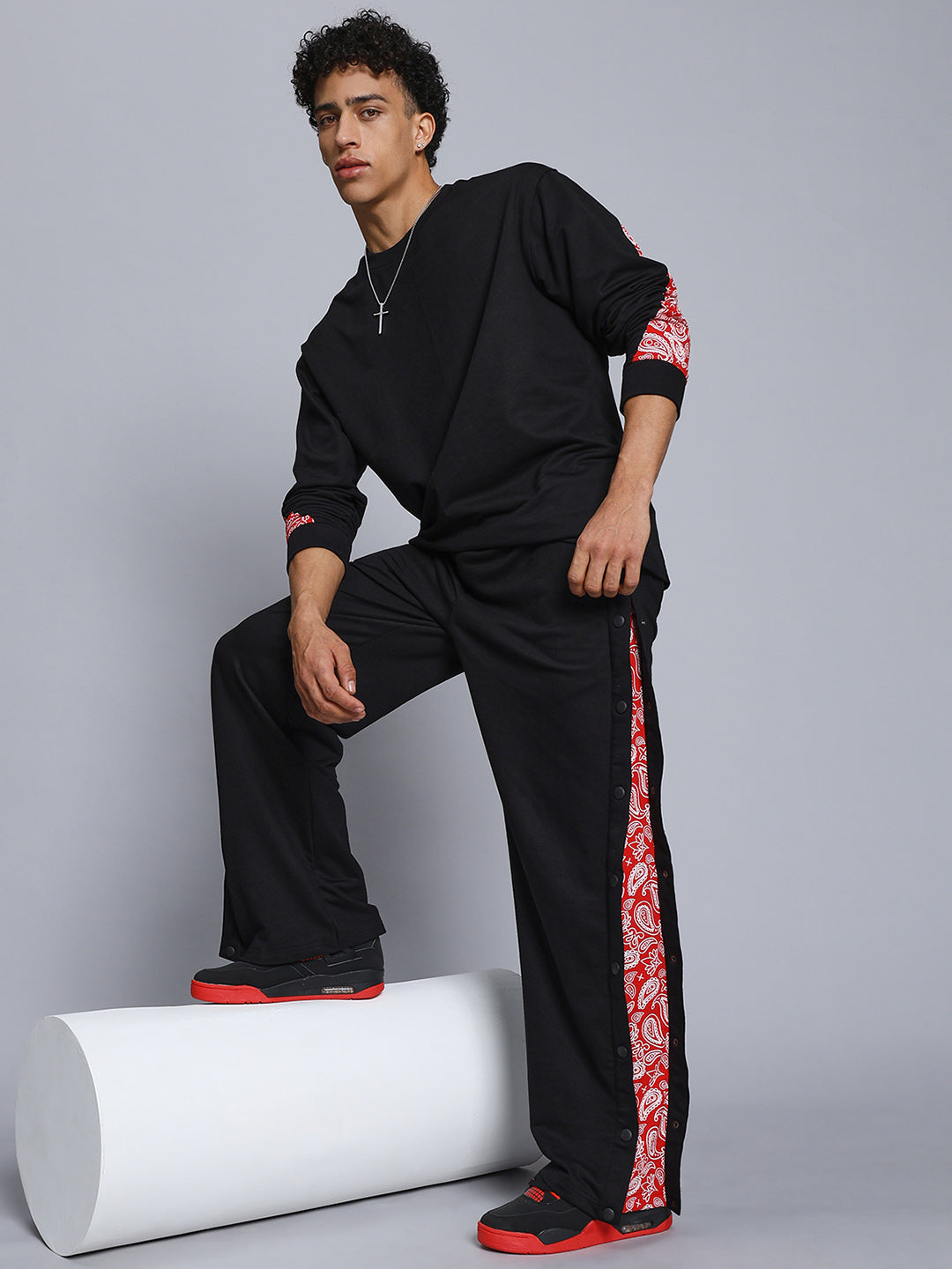 ZONEX SWEATSHIRT (BLACK RED)