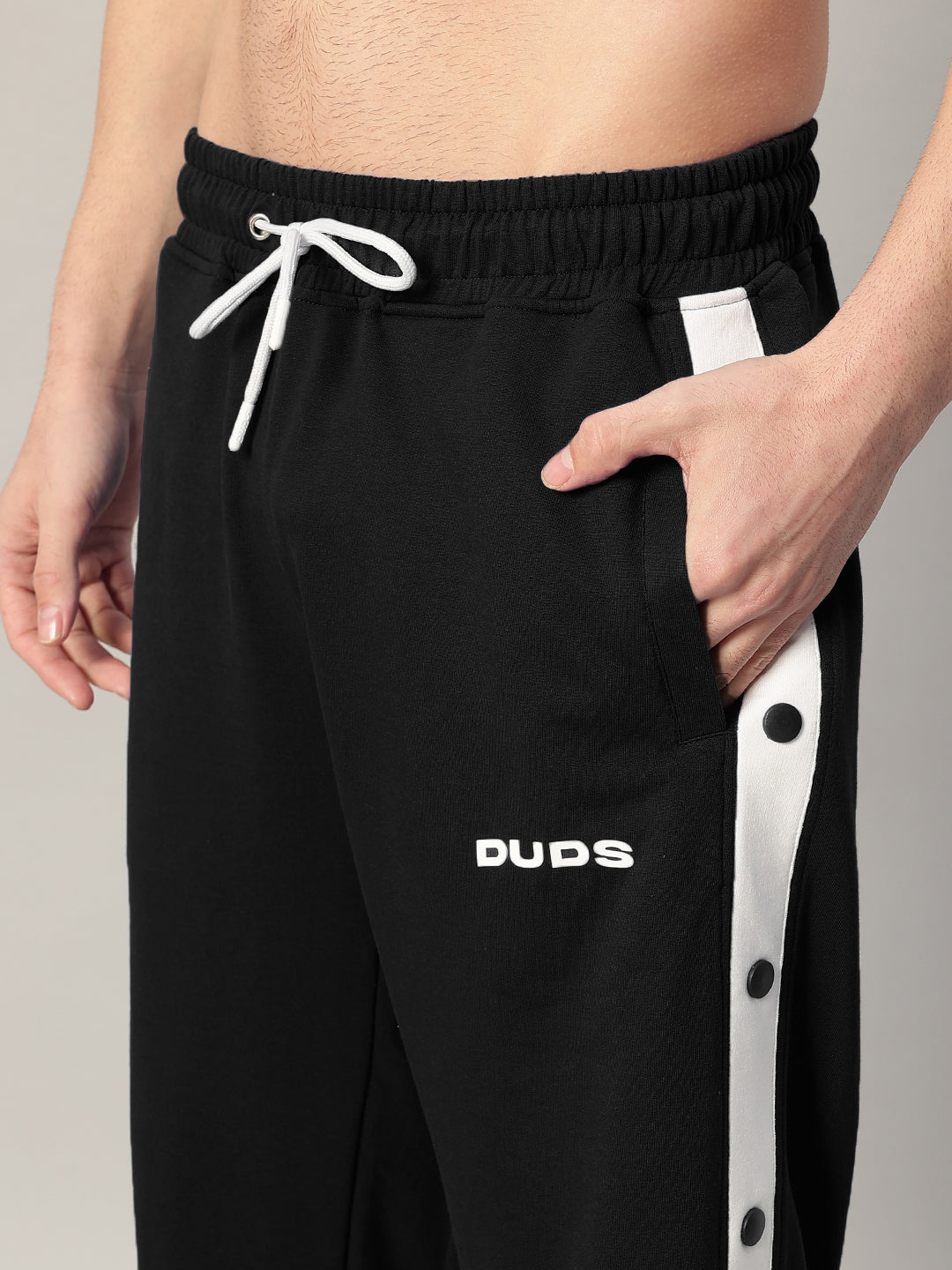 EZEL RELAXED FIT JOGGER (BLACK)