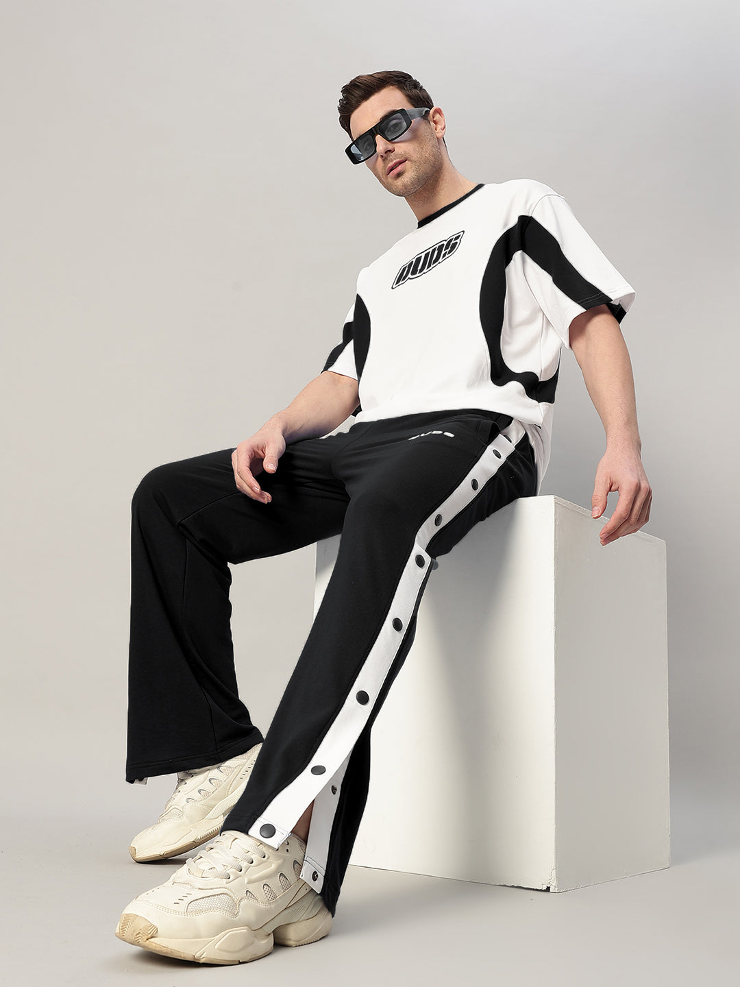 EZEL RELAXED FIT JOGGER (BLACK)