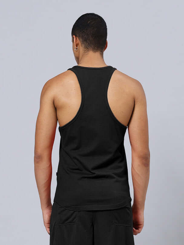 Man wearing ACTIVE CROSS FIT GYM T-SHIRT BLACK from the back, showcasing athletic fit and moisture-wicking fabric for intense workouts.