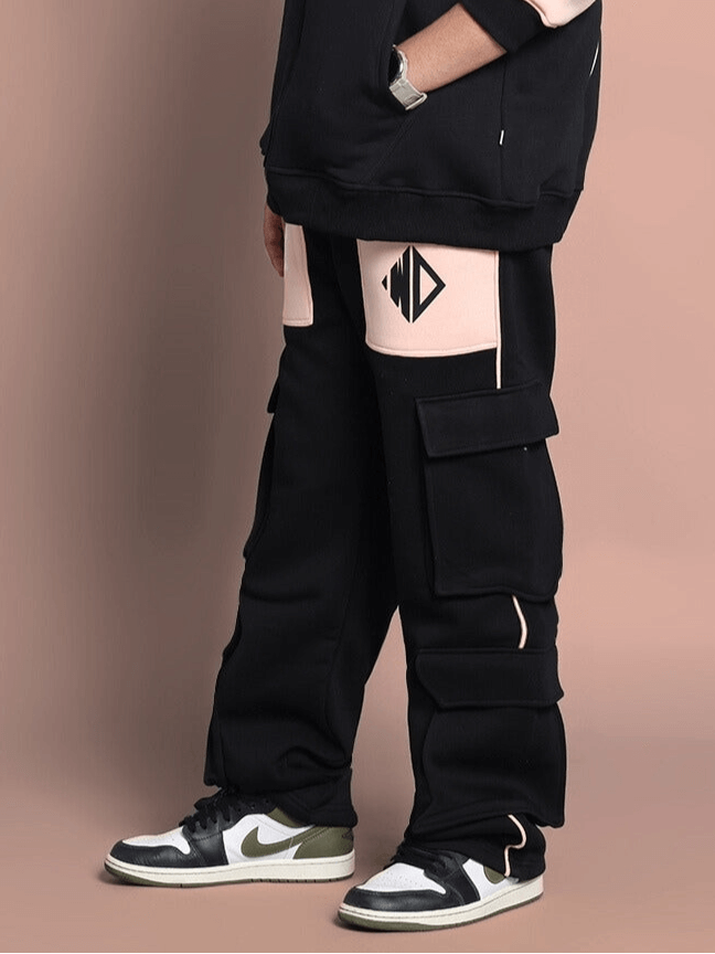 Black-beige angel wings fleece jogger for kids, casual and trendy, suitable for boys and girls. Cargo pockets and comfortable fit.