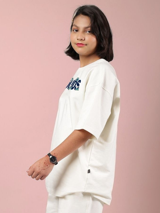 CLOUD PRINTED OVERSIZED T-SHIRT FOR BOYS AND GIRLS OFF WHITE, featuring a dreamy design on a soft base, perfect for casual wear.