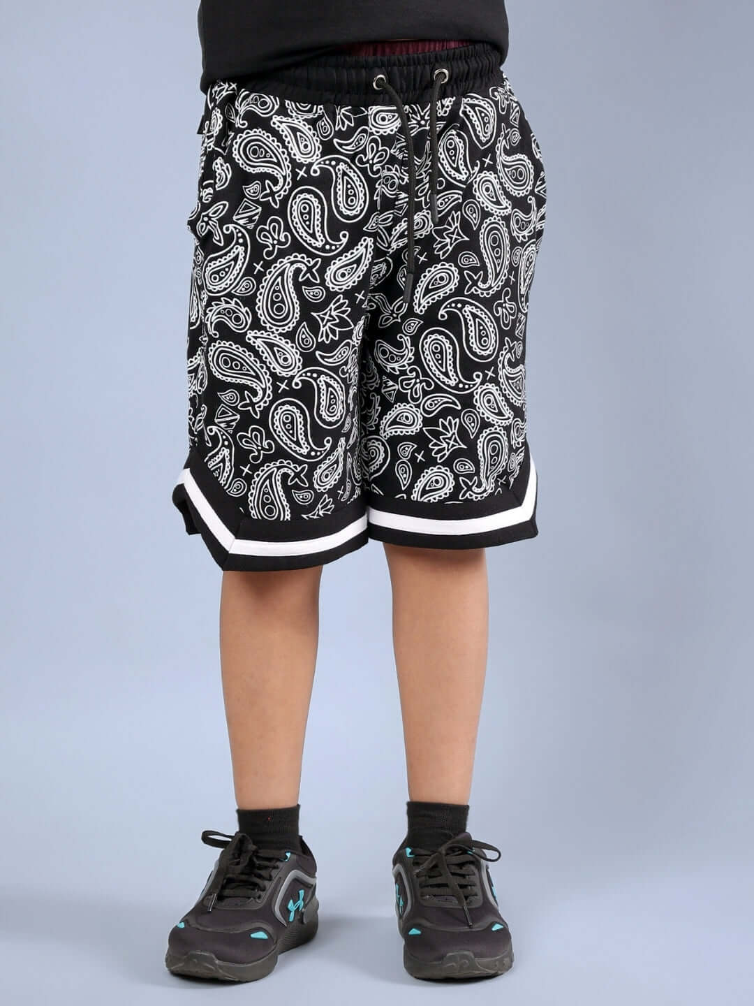 DRIZZLE SHORTS FOR BOYS & GIRLS BLACK with paisley pattern, perfect for a custom fit.