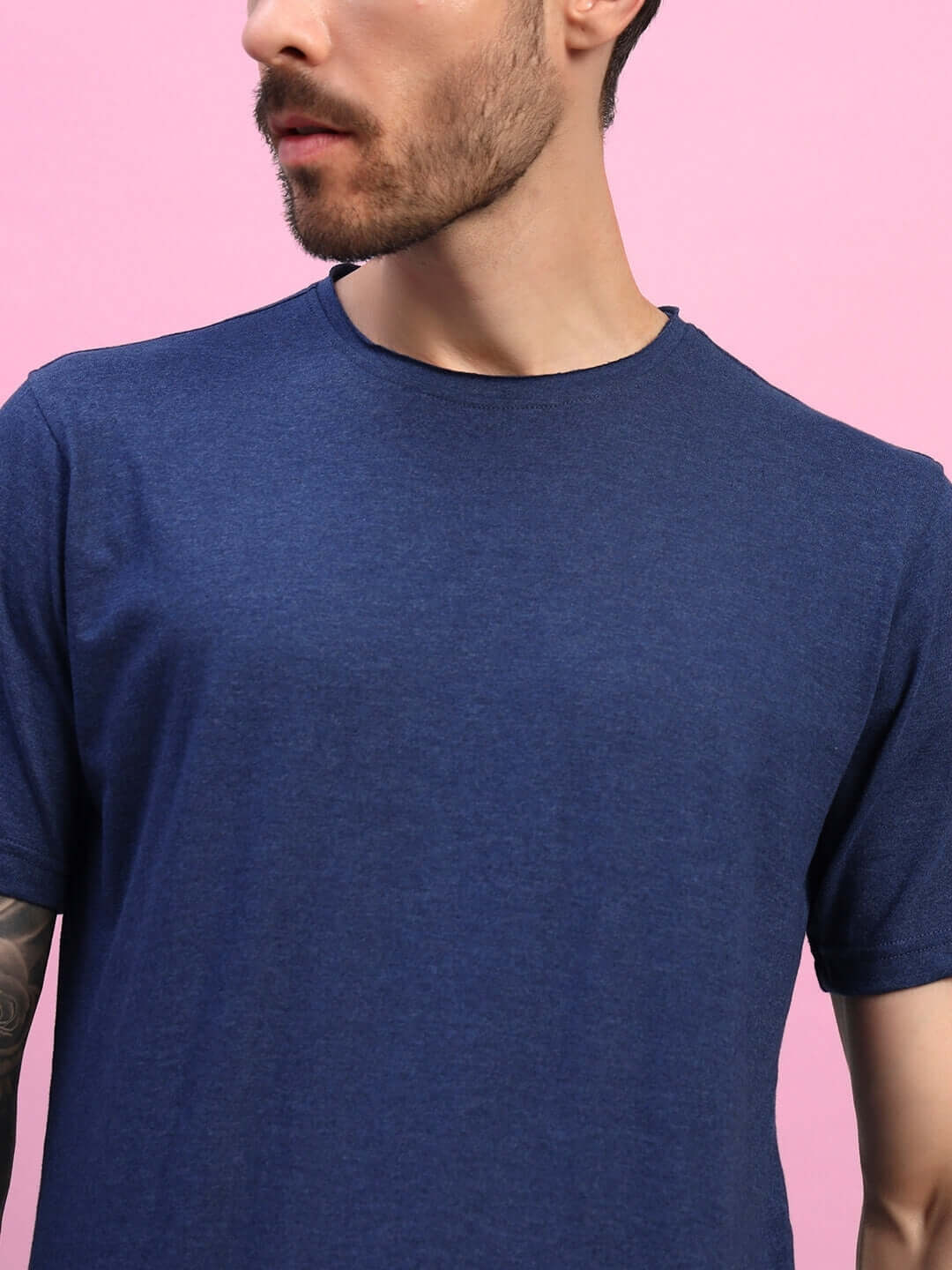 Close-up of man wearing ELEX REGULAR FIT T-SHIRT NAVY BLUE