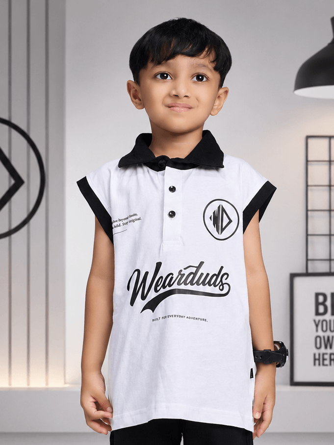 EVERYDAY ADVENTURE T-SHIRT FOR BOYS GIRLS WHITE worn by a young boy in a stylish setting.