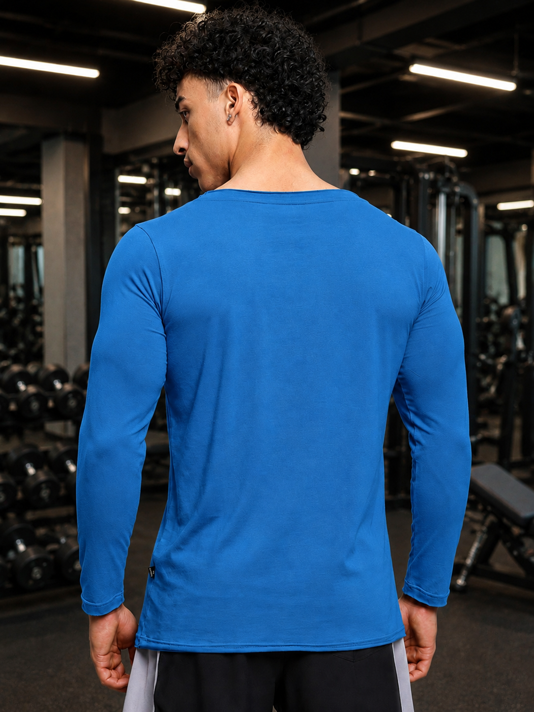 Stay sharp and comfortable in the JOEL SLIM FIT COTTON SWEATSHIRT ROYAL BLUE—sleek, soft, and perfect for modern everyday style.