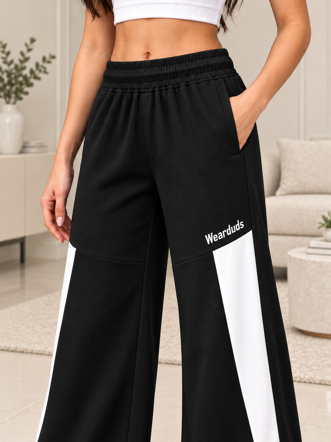 WOMEN PULSE RELAXED-FIT JOGGERSN BLACK WHITE