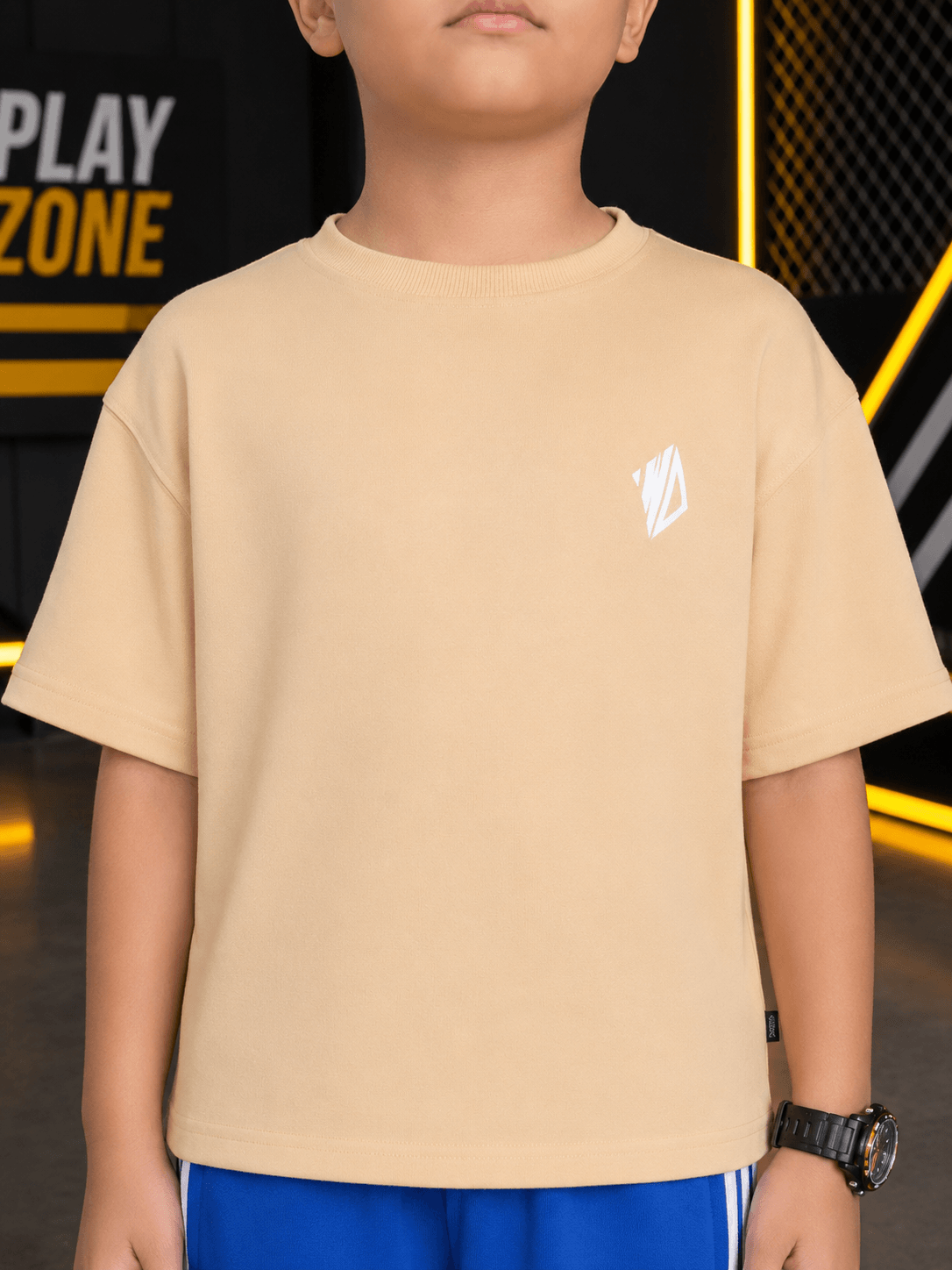 NEO STREET DROP T-SHIRT FOR BOYS GIRLS RED BEIGE displayed on a young boy in a beige t-shirt, showcasing streetwear style.