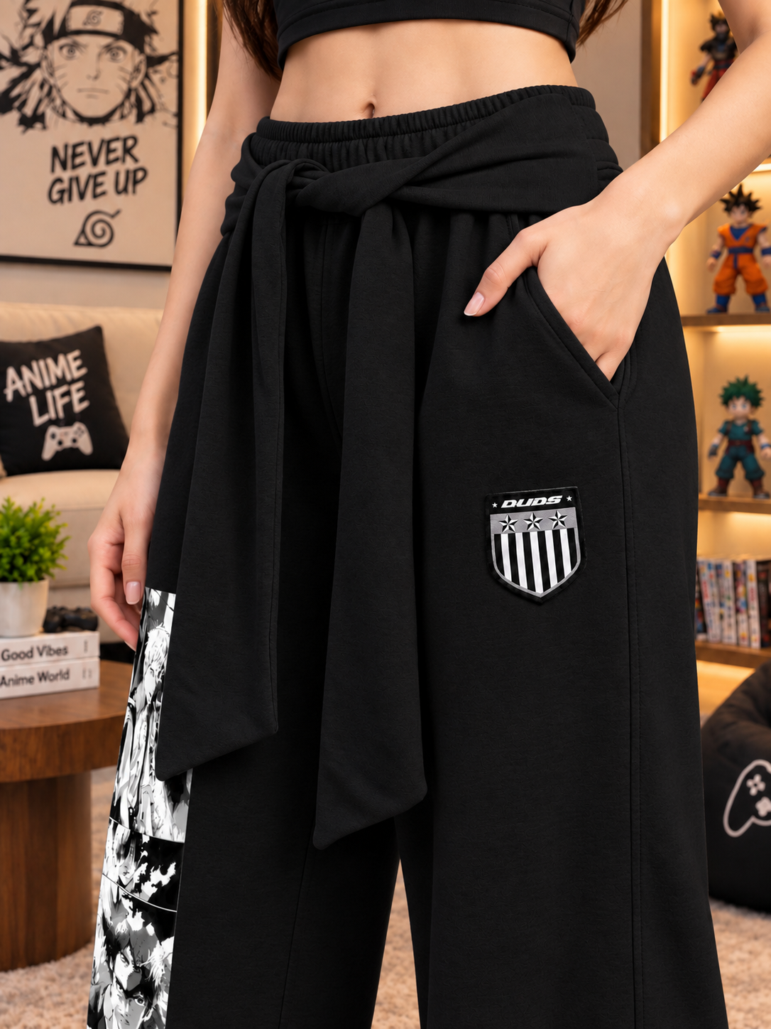 WOMEN CHILL GRAPHIC JOGGERS BLACK