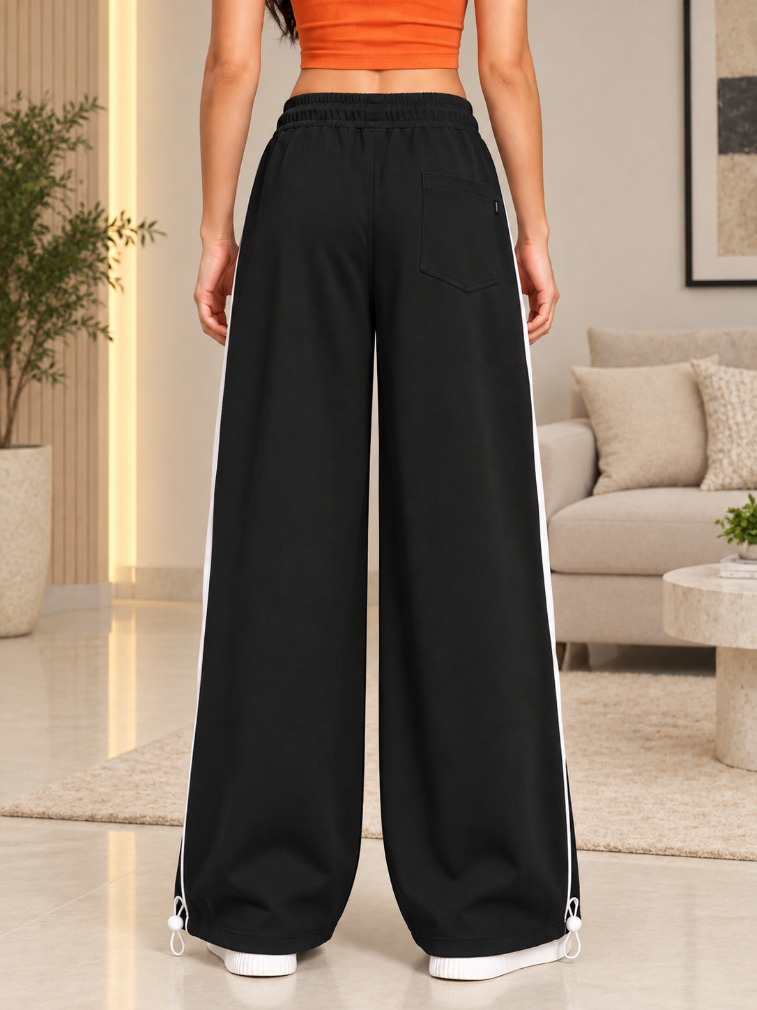 WOMEN BOLD ELECTRIC RELAXED-FIT JOGGERS BLACK