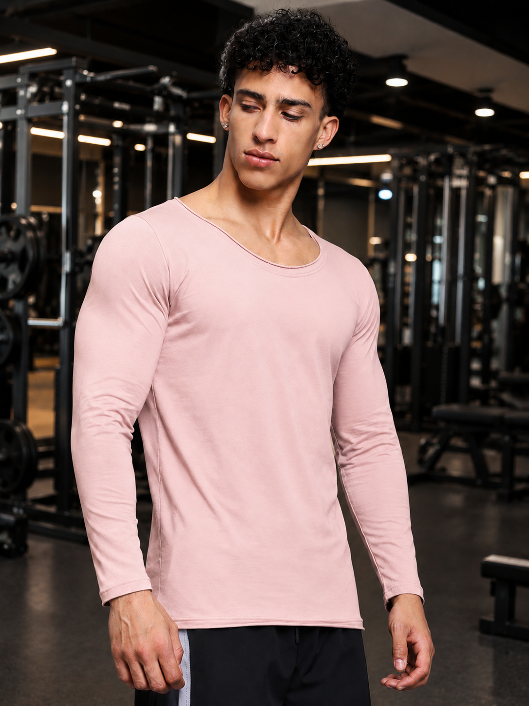 Stay chic and cozy in the JOEL SLIM FIT COTTON SWEATSHIRT BABY PINK—soft, feminine, and perfect for modern everyday style.