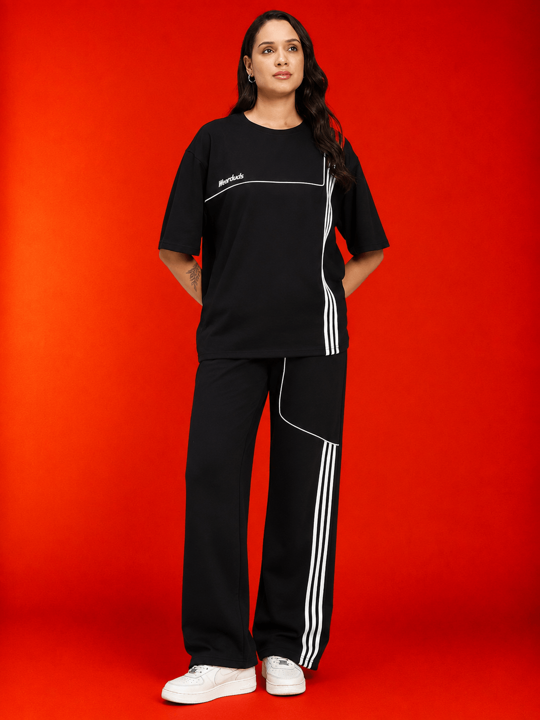WOMEN YOUTH CONTREST PIPING CO-ORD SET BLACK featuring sleek design and contrasting piping, perfect for sporty streetwear style.