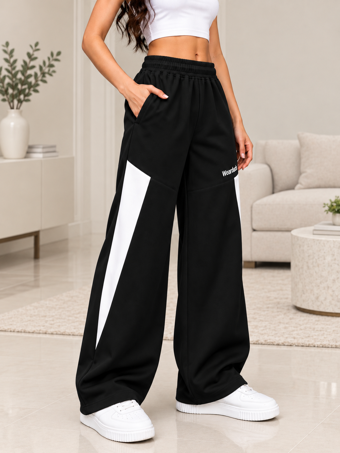 WOMEN PULSE RELAXED-FIT JOGGERSN BLACK WHITE