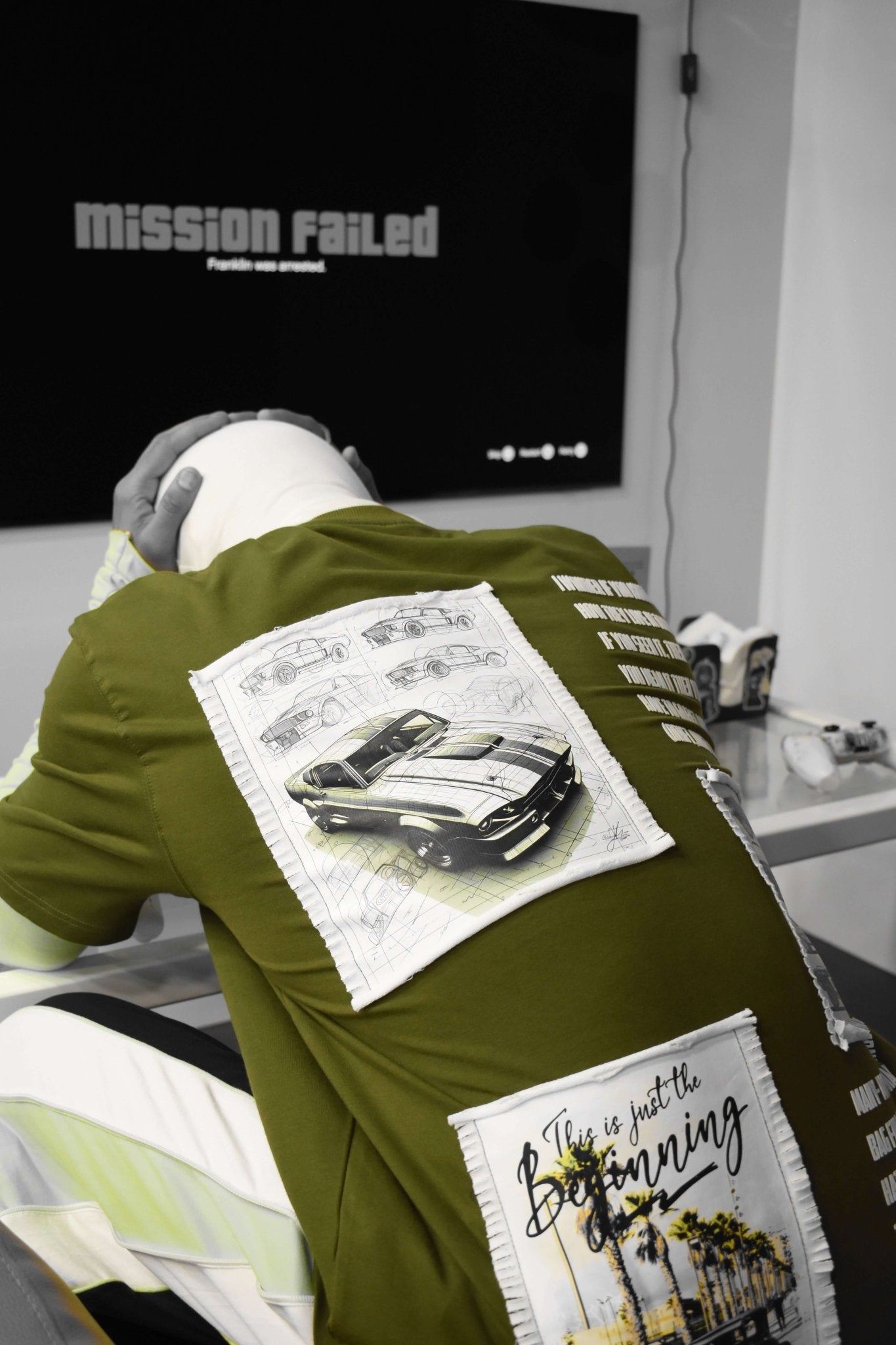 FORD MUSTANG DESIGNER OVER - SIZED T - SHIRT OLIVE GREEN - T-shirt