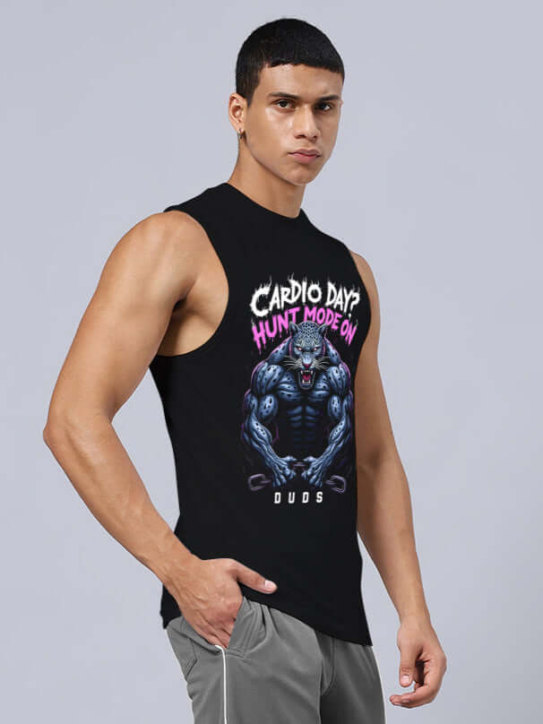 Man wearing HUNT MODE PRINTED RELAXED FIT GYM T-SHIRT BLACK with graphic design.