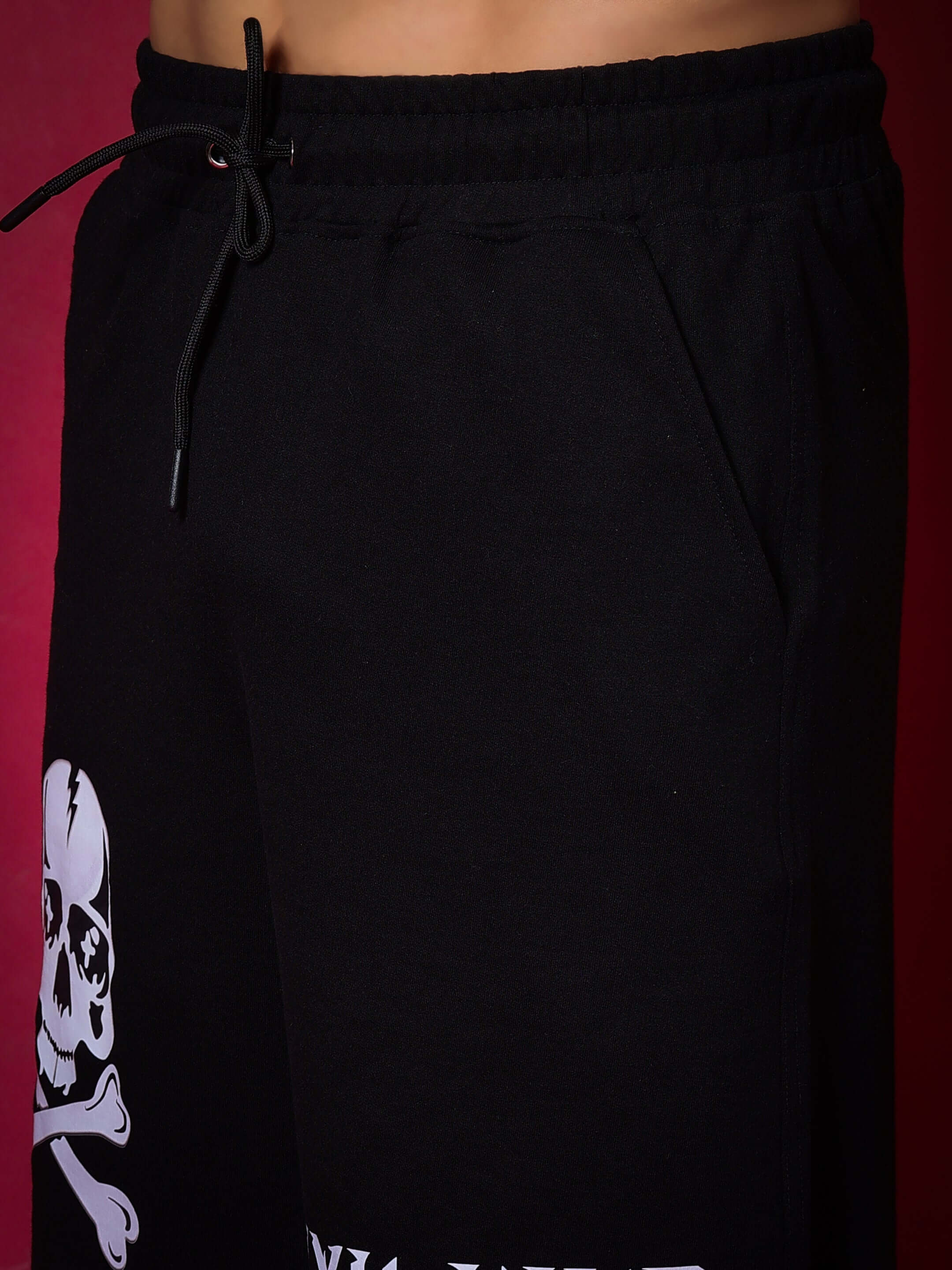 JYM KING REGULAR FIT SHORTS BLACK with skull design, showcasing the premium breathable fabric and sleek athletic style.