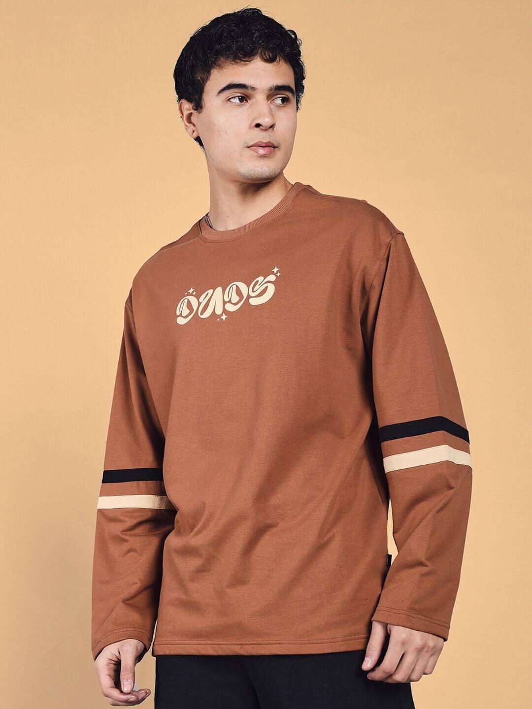 Brown oversized sweatshirt with logo, premium cotton blend, suitable for casual wear, featuring a stylish design for men.