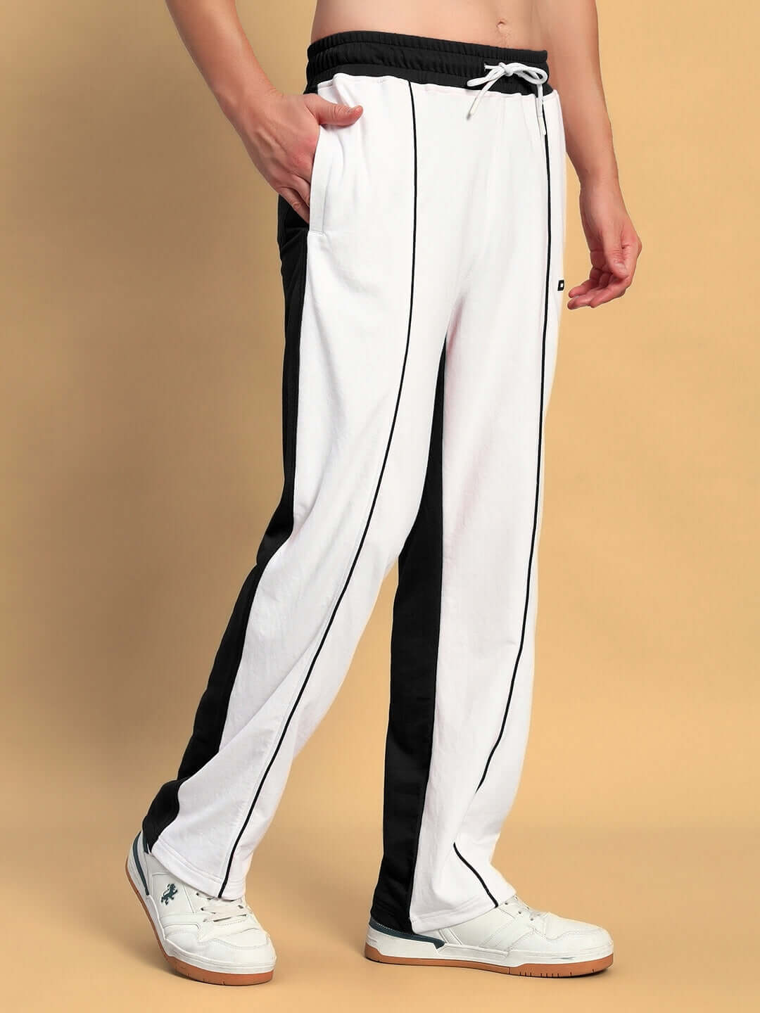 LAGOON RELAXED FIT JOGGERS WHITE BLACK with experienced tailoring and customizable fit options, displayed on a model.