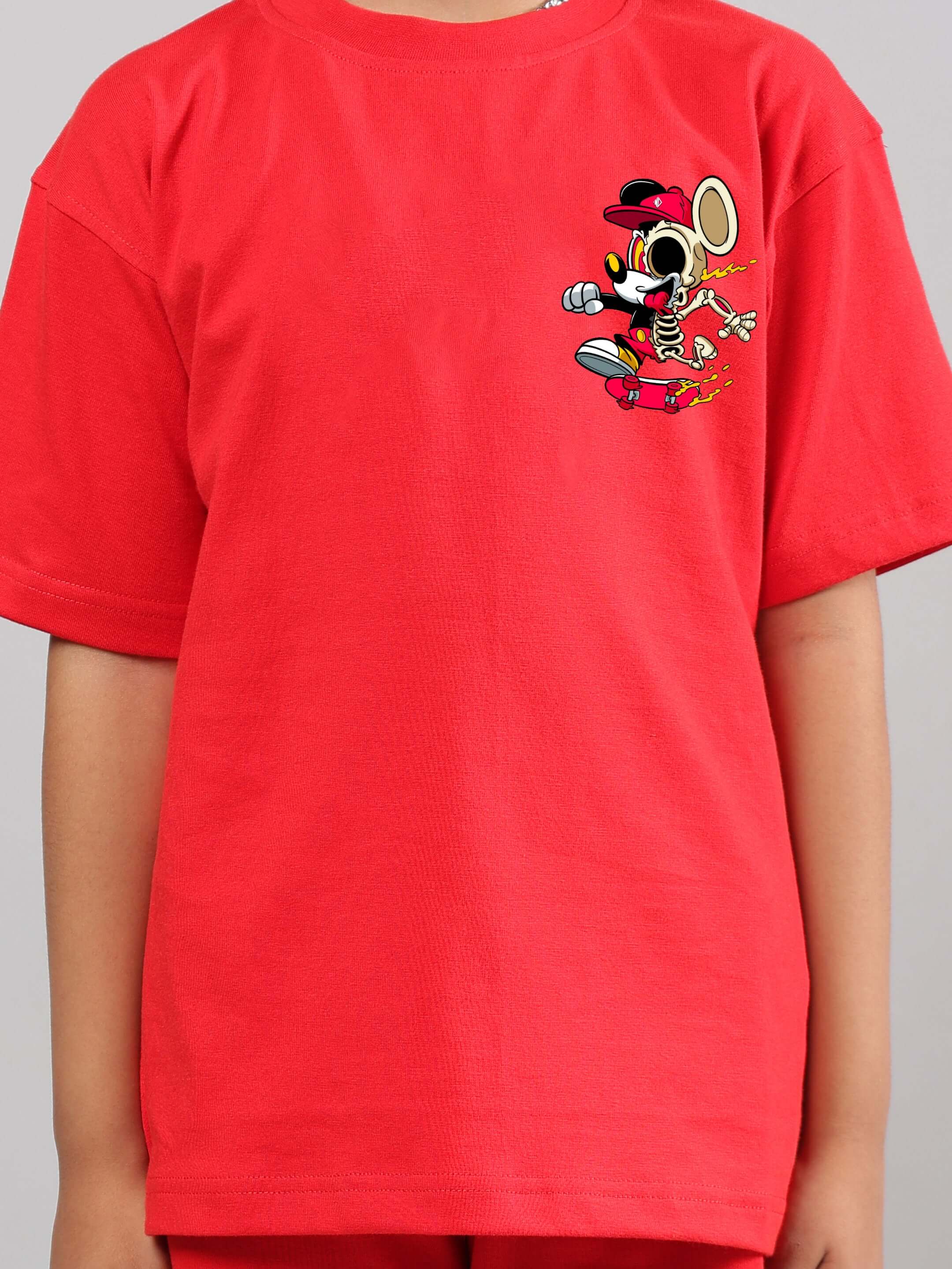 Child wearing red Mickey summer t-shirt for boys and girls, featuring a cartoon design.