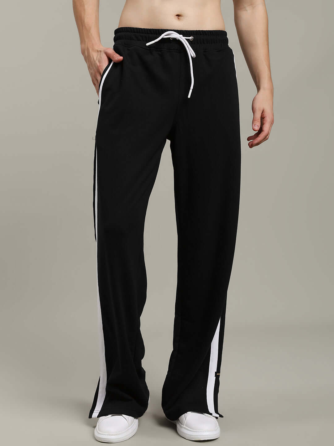 MOSCOW RELAXED FIT JOGGERS BLACK featuring comfortable and versatile design for casual wear