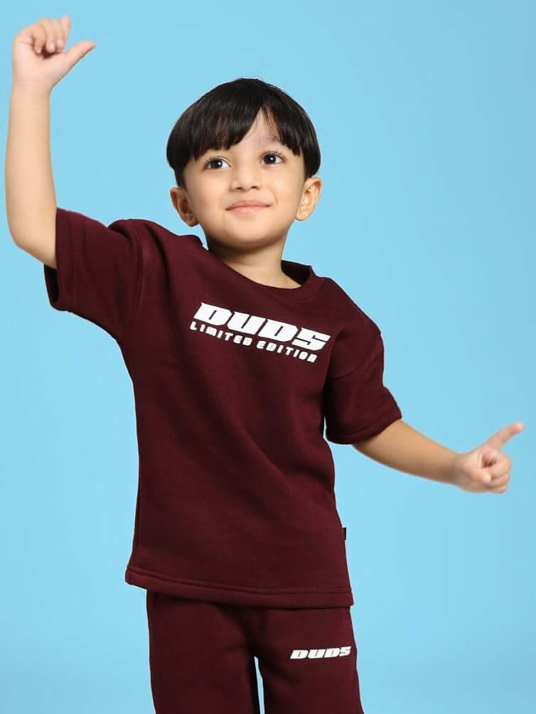 Child wearing SKODA FLEECE T-SHIRT FOR BOYS AND GIRLS MAROON