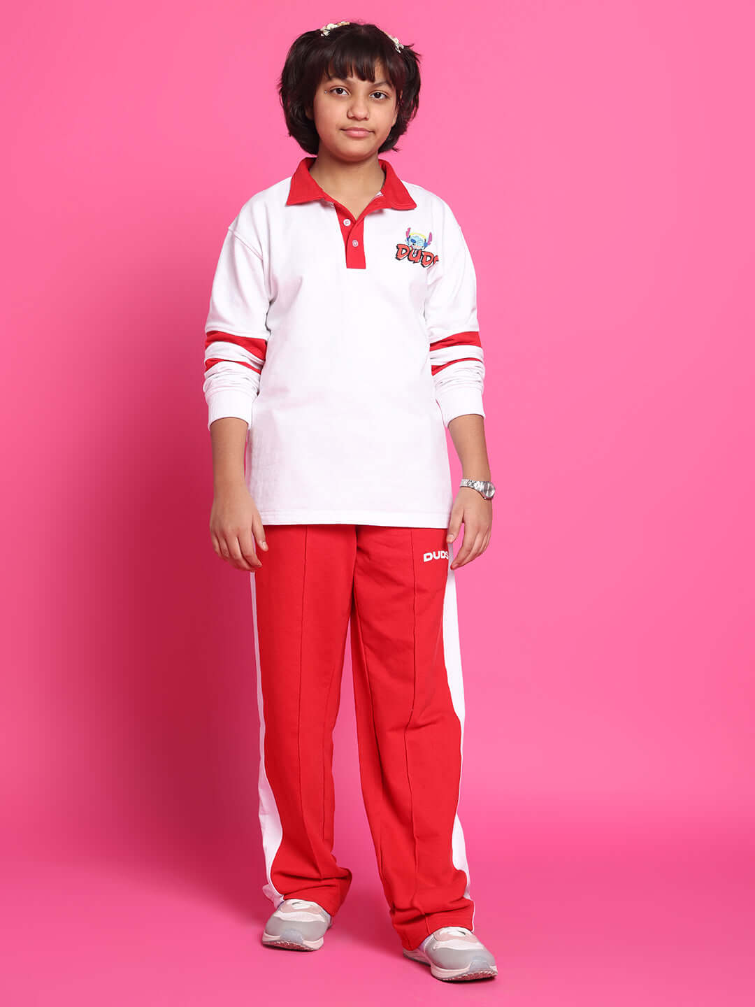 STITCH OVERSIZED SWEATSHIRT FOR BOYS GIRLS WHITE RED, playful and cozy unisex fashion for everyday comfort, shown on young model.