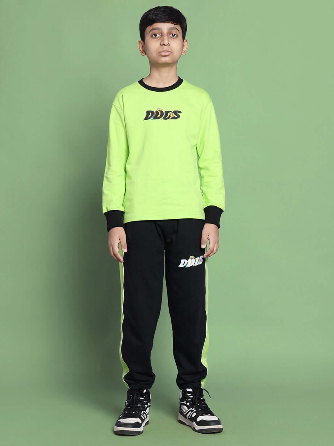TILLY OVERSIZED CO-ORD SET FOR BOYS GIRLS NEON GREEN stylish outfit on boy with sneakers