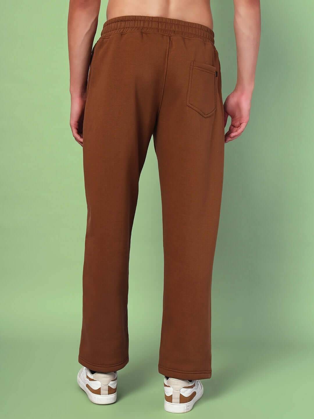 Back view of URBAN FLEECE CARGO PANTS BROWN showing relaxed fit and cozy fleece fabric in earthy brown color.