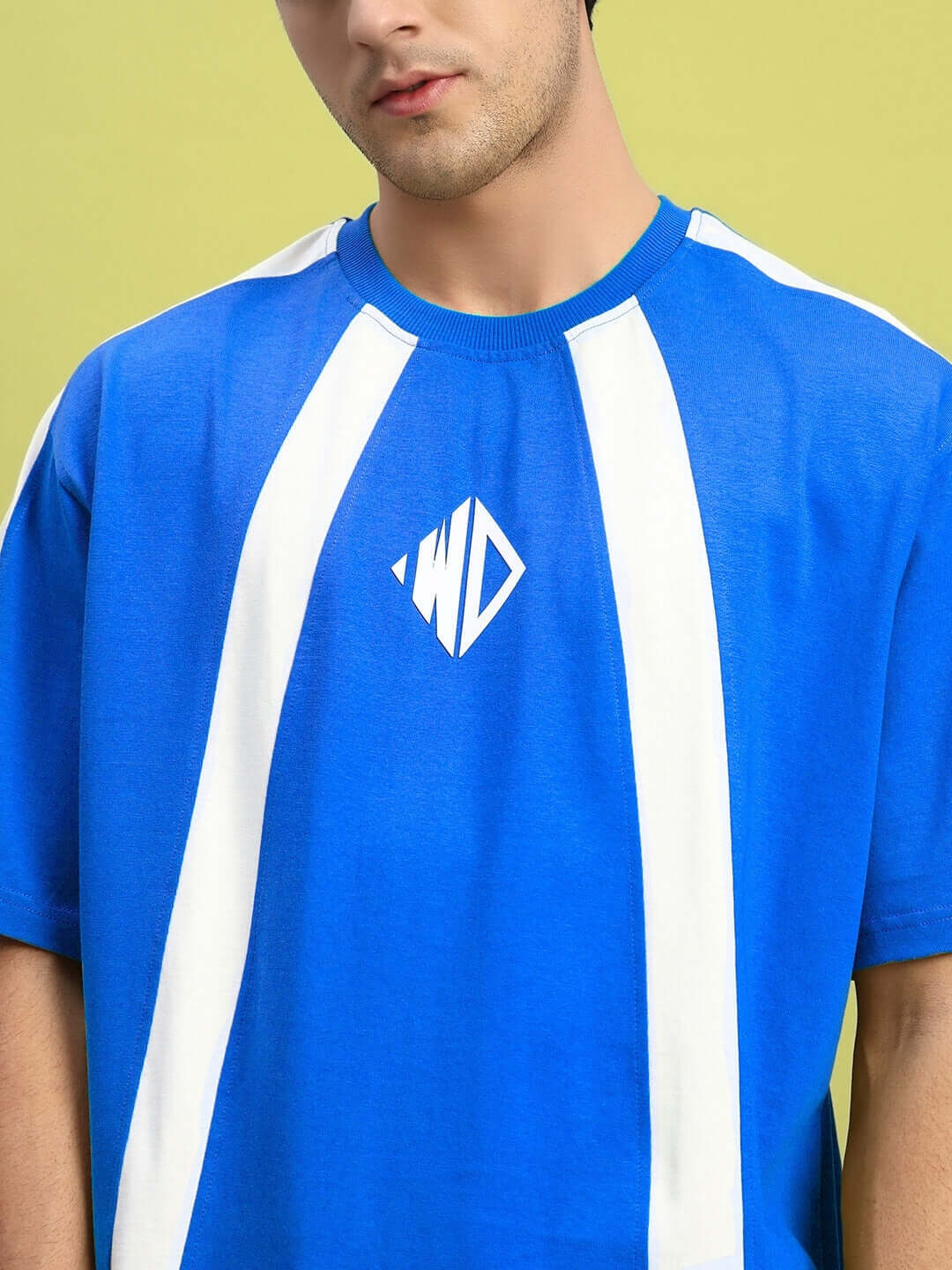 Close-up of model wearing Wideline Summer Co-Ord Set Royal Blue oversized t-shirt made of premium cotton-blend fabric.