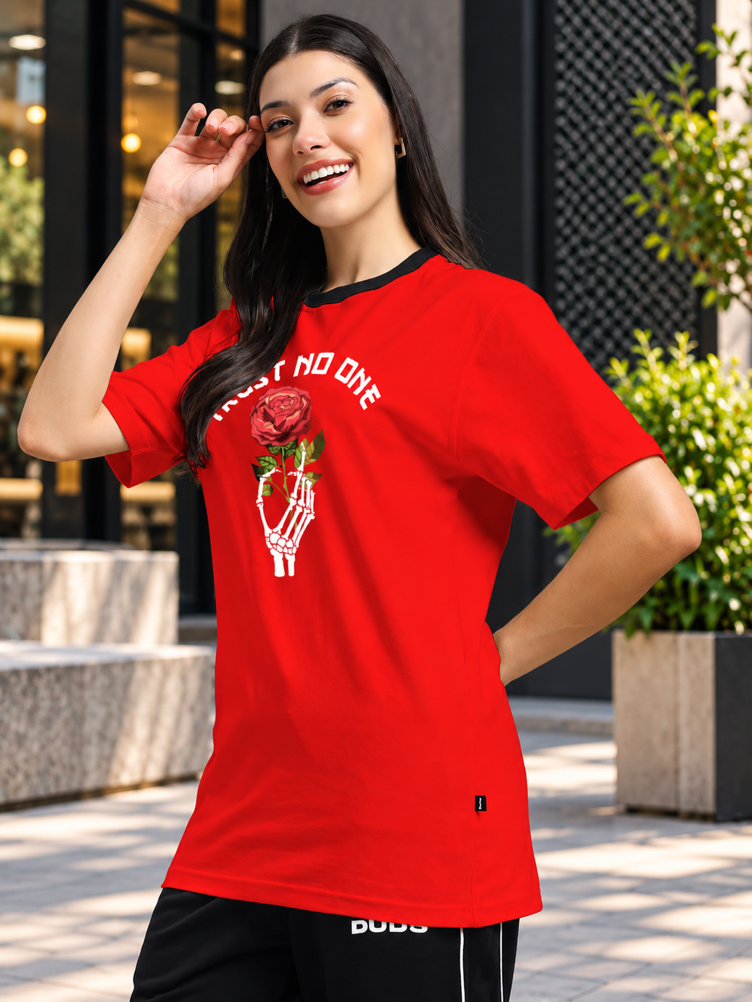 WOMEN TRUST NO ONE REGULAR FIT PRINTED T-SHIRT RED