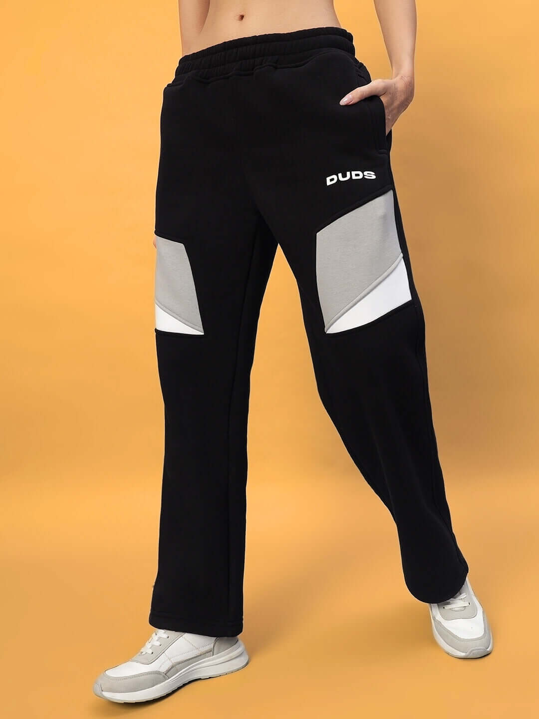 WOMEN AVIATOR FLEECE CARGO PANT BLACK by WEAR DUDS, featuring premium fleece fabric and modern streetwear style for comfort and utility.