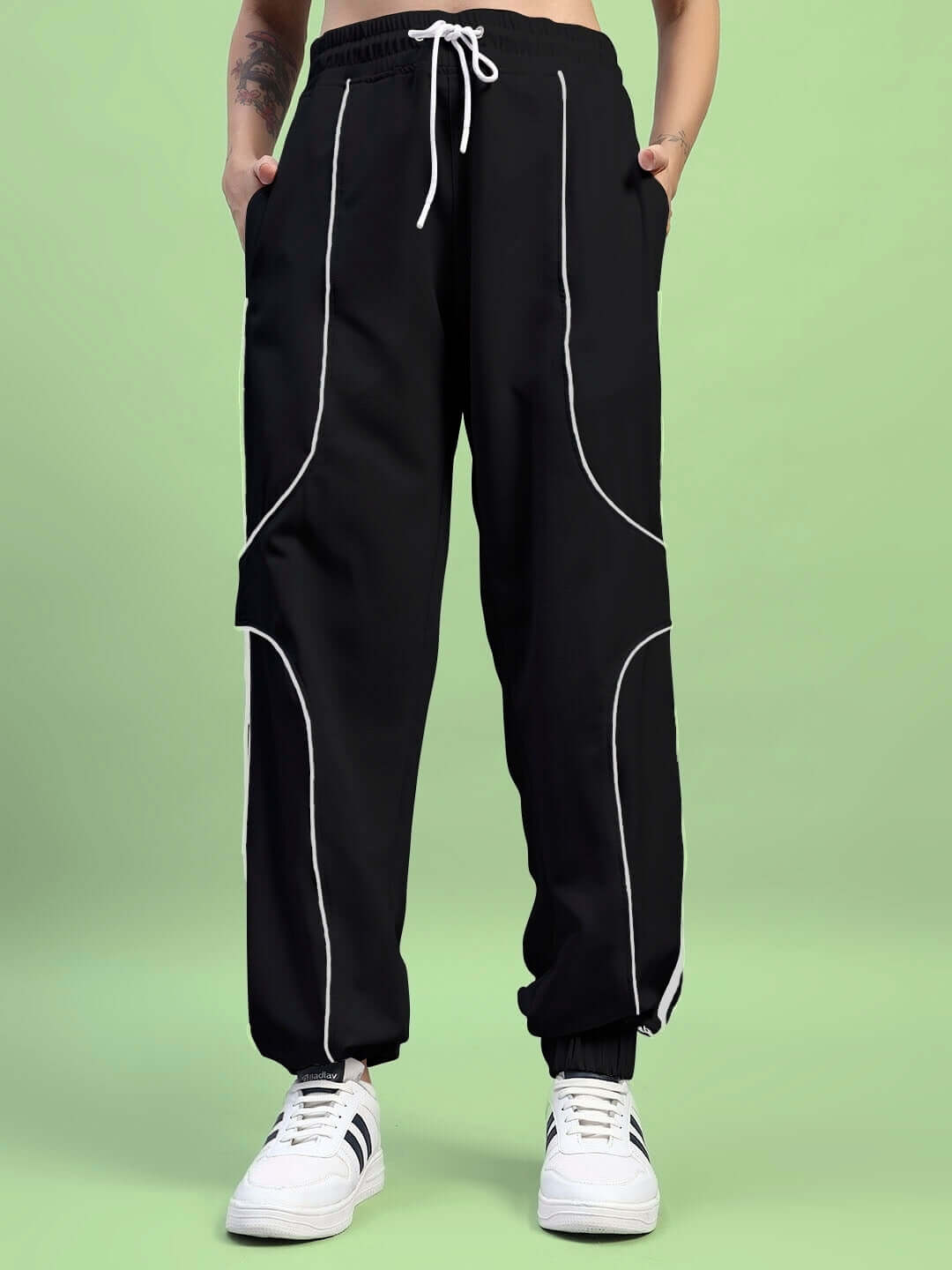 WOMENS BOLSON STRIPES RELAXED-FIT JOGGERS BLACK in premium cotton-blend fabric, showcasing sporty and comfortable streetwear style.