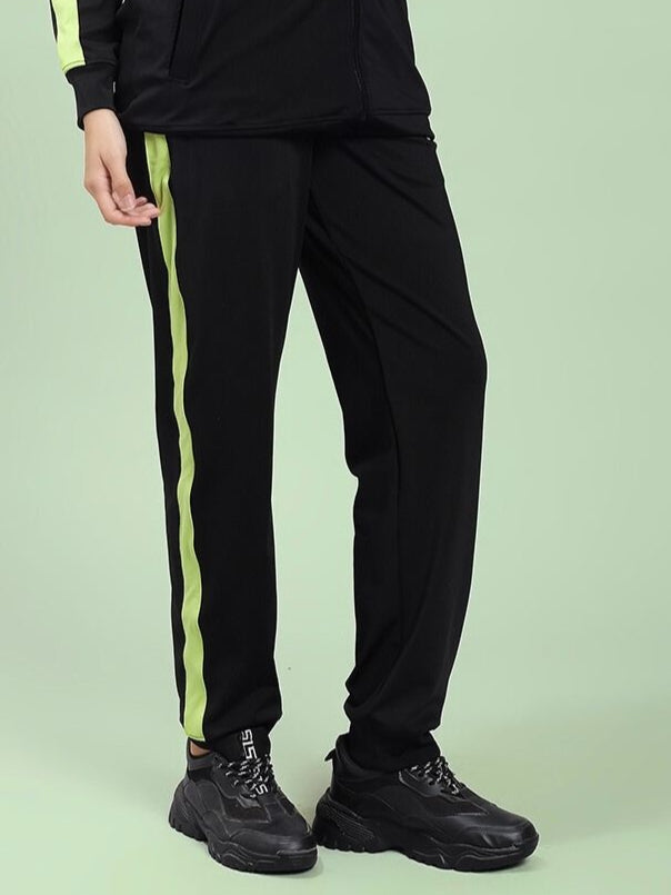 WOMEN'S HIGH PERFORMANCE RELAXED FIT JOGGER BLACK showcasing comfort and style with moisture-wicking fabric and four-way stretch.